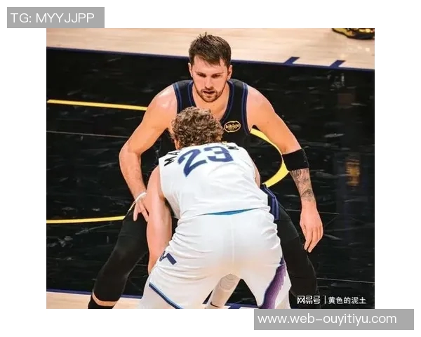 FIBA转发山寨球星合照引发热议大声喊出詹姆斯东契奇库里的名字